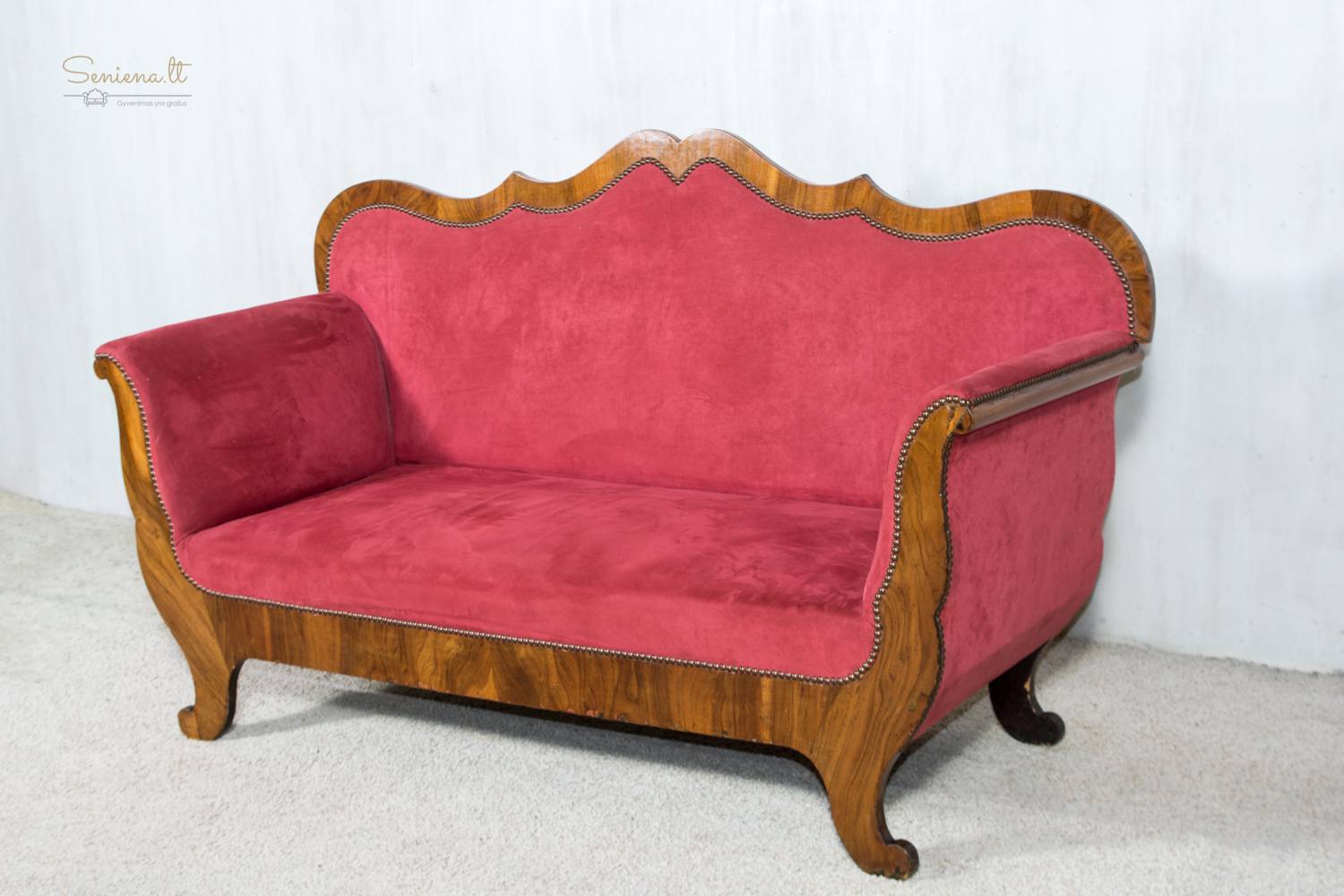 Biedermejerio stiliaus bordo kanape