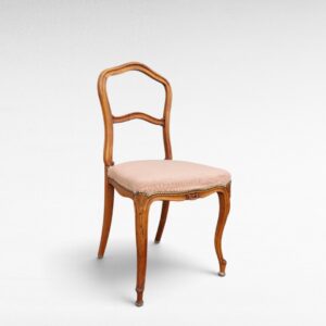 Louis XV stiliaus antikvarinė kėdė