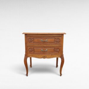 Louis XV stiliaus komodele is azuolo su dviem stalciais